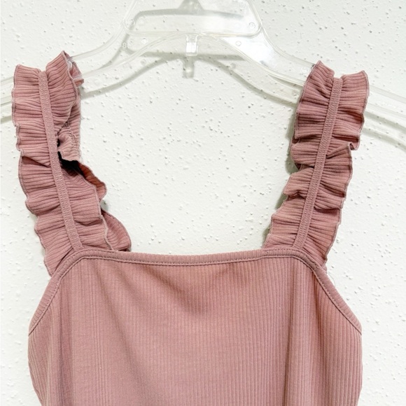 Le Lis Pink Ruffled Ribbed Bodysuit - Picture 2 of 4